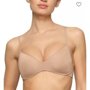 Like New SKIMS Wireless Form Push Up Plunge Bra 38D Sienna